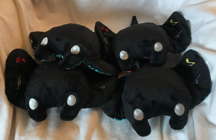 Music Rays, Pattern by CholyKnight and Emb. Customization from Their Files